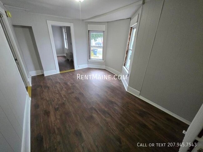 Building Photo - 44 2nd St