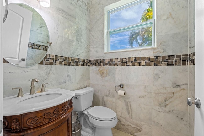 Building Photo - 7803 NW 70th Ave