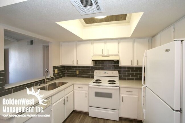 Building Photo - 4752 O'Bannon Dr