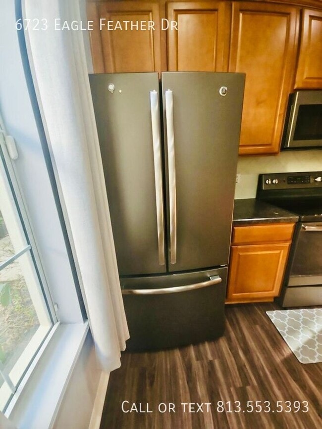 Building Photo - 6723 Eagle Feather Dr