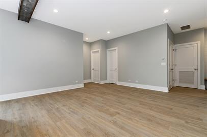 Building Photo - 4646 N Damen Ave