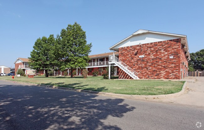 Primary Photo - Southridge Manor Apartments West