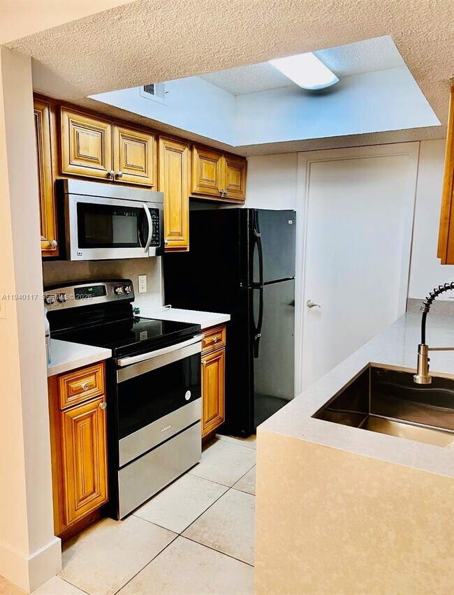 Building Photo - 5654 Rock Island Rd