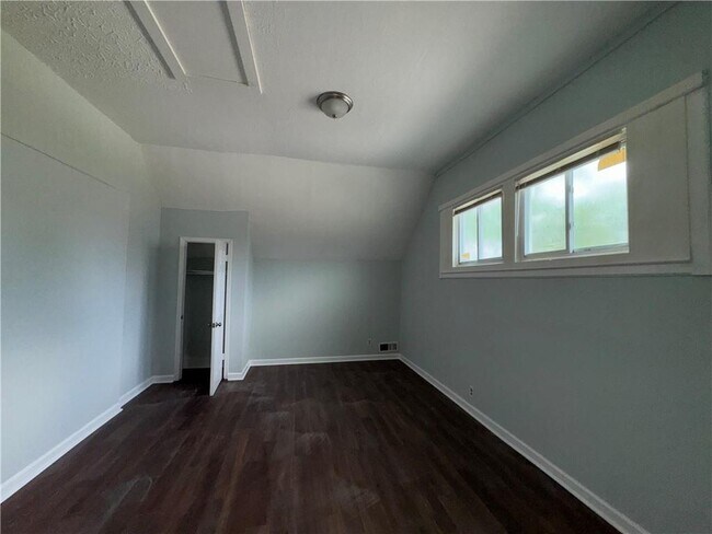 Building Photo - 1462 Lucile Ave SW