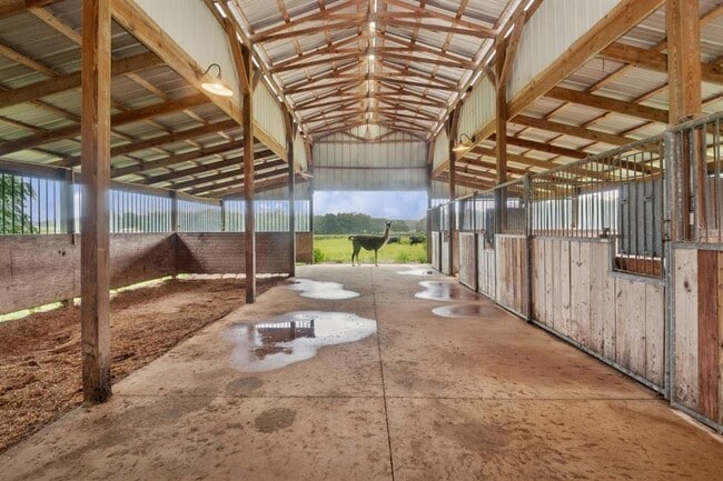 Building Photo - 35520 Timbertop Ln