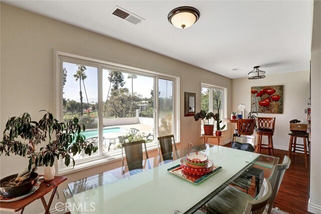 Building Photo - 5625 Vía Junipero Serra