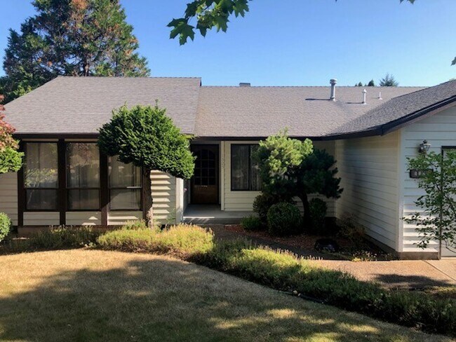 Building Photo - Well Maintained Three Bedroom Home in South Salem