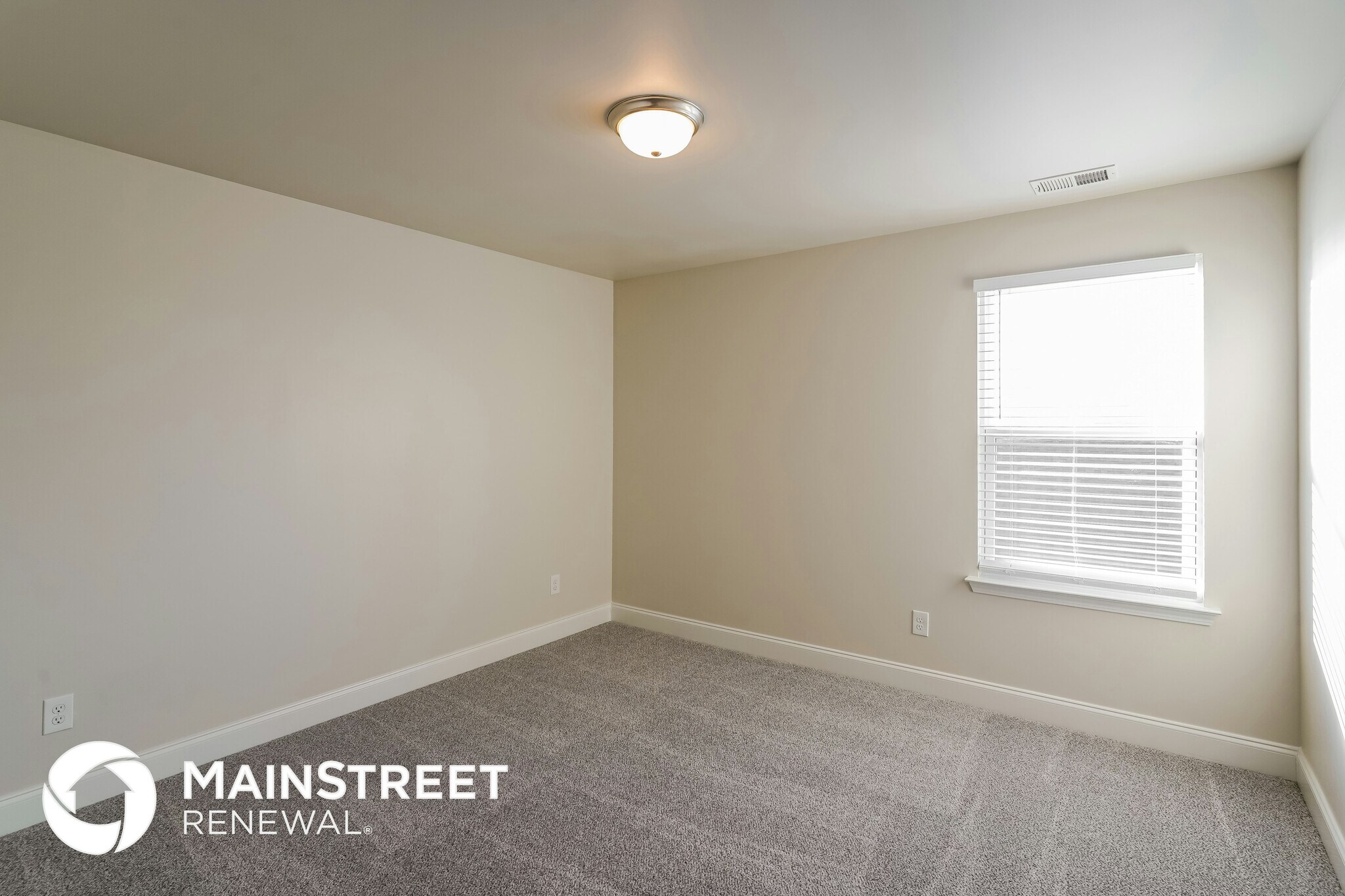 Building Photo - 1009 Ellington Dr