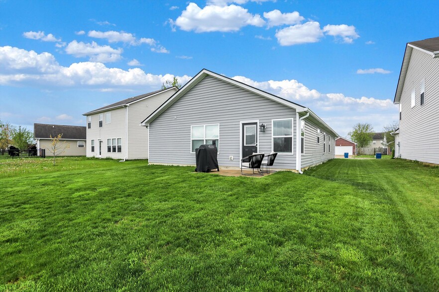 Building Photo - 5549 Wild Horse Dr