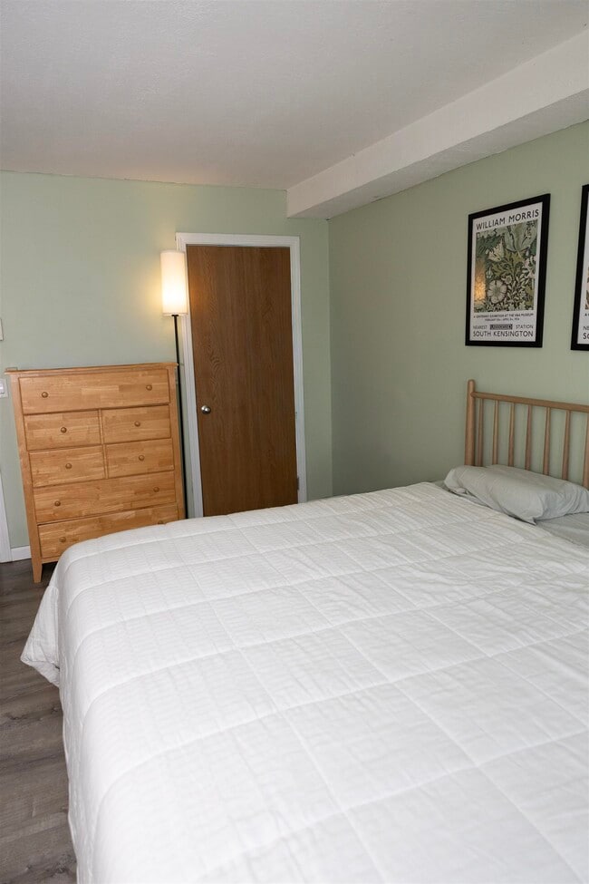 Building Photo - 3 Fairfax Ave