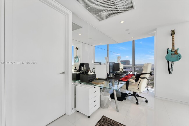 Building Photo - 1100 Biscayne Blvd