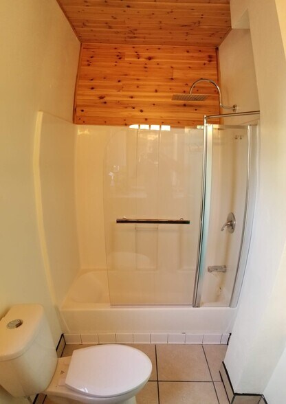 Building Photo - 1919 E Thomas St