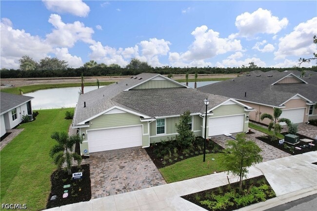 Building Photo - 44442 Palm Frond Dr
