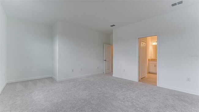 Building Photo - 15235 Sunny Day Dr