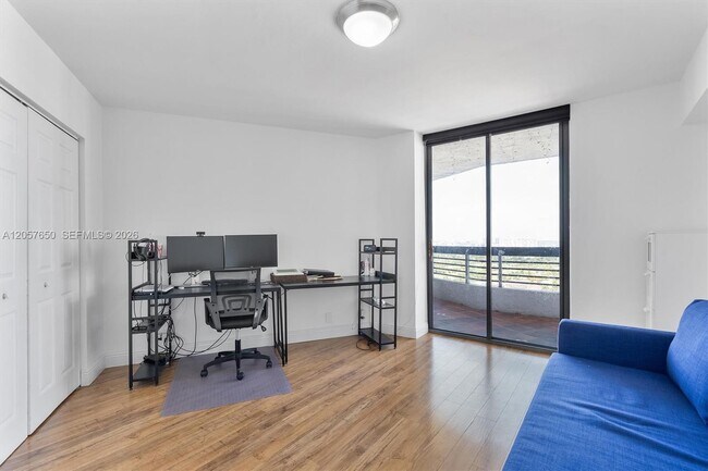 Building Photo - 3530 Mystic Pointe Dr