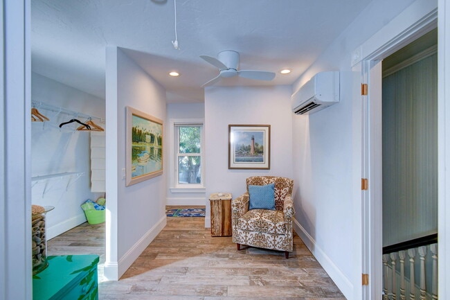 Building Photo - 419 N 2nd St