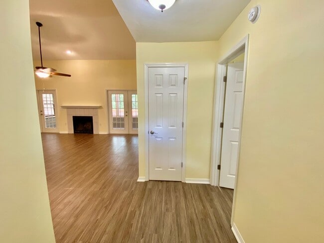Building Photo - Charming 4BR Home in Haile Plantation with...