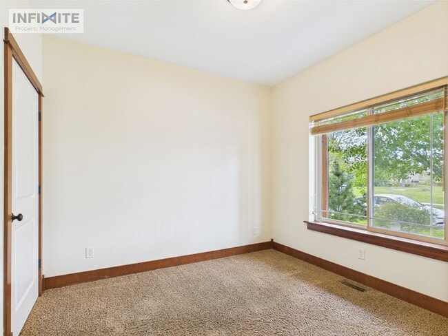 Building Photo - Charming 2-Bedroom, 2-Bath Home in Quiet N...