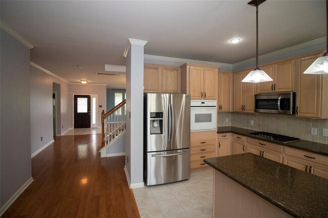 Building Photo - 21534 Pointed Oak Ln
