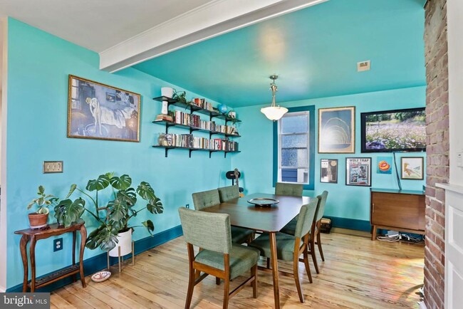 Building Photo - 13 E C St