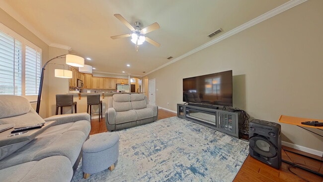 Building Photo - 858 Solimar Way