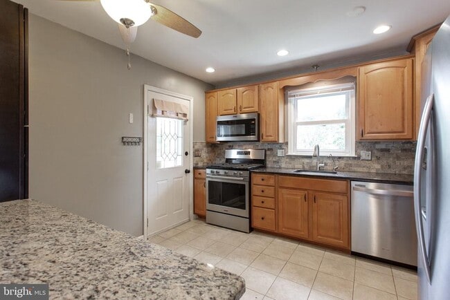Building Photo - 9106 Santa Rita Rd