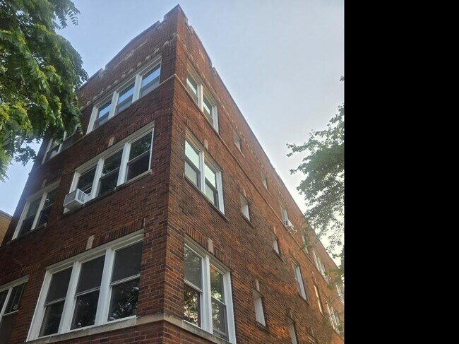 Building Photo - 1 bedroom in Chicago IL 60622