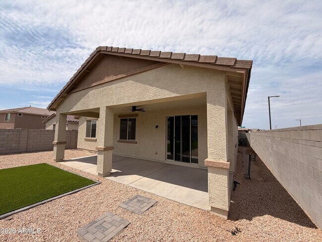 Building Photo - 3463 S 175th Dr