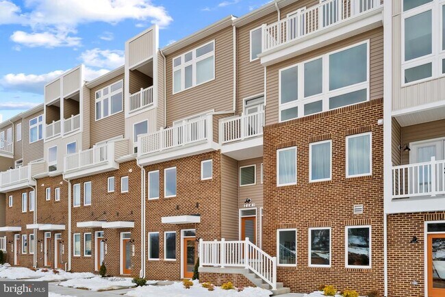 Building Photo - 714 Iron Frg Rd