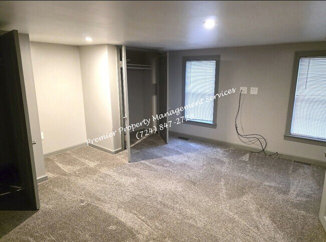 Building Photo - 1119 Riverside Dr