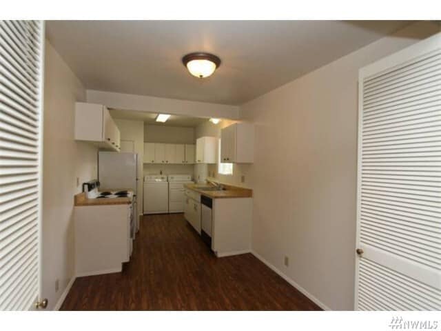 Building Photo - Mid Century 3 bedroom home in Bellevue
