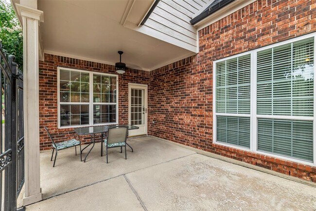 Building Photo - 7302 Palisades Heights Dr