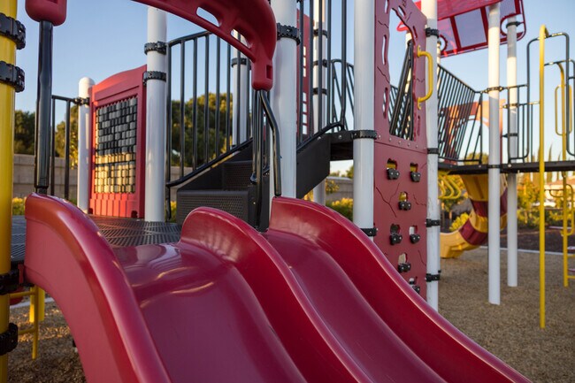 Building Photo - 617 Copper Ridge Way