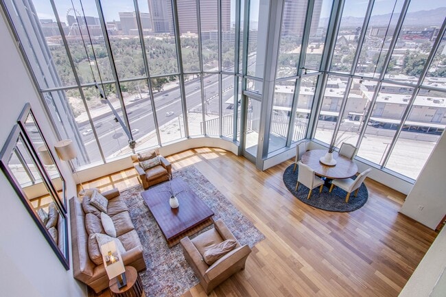 Building Photo - Absolutely stunning high rise loft at Metr...