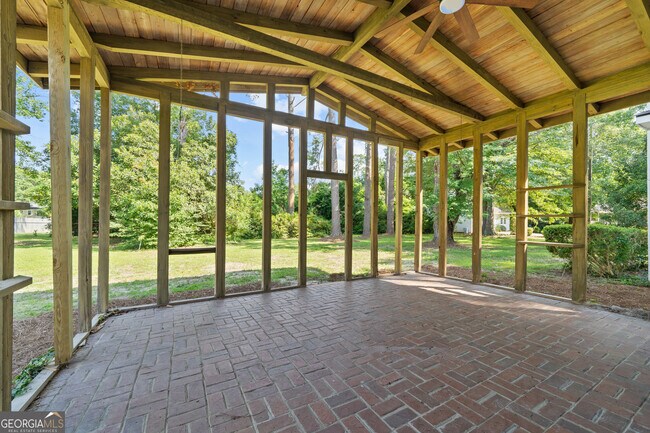Building Photo - 223 Brookwood Dr