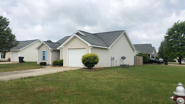 Building Photo - 100 Coronation Dr