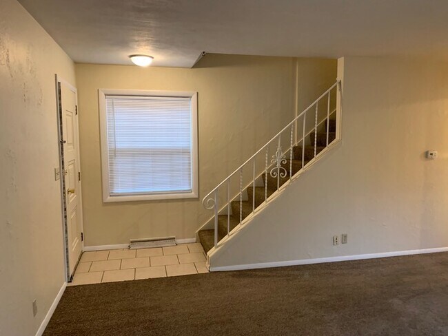 Building Photo - 219 Eisenhower Dr