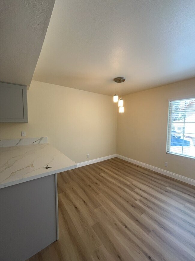 Building Photo - 2753 Kline Cir