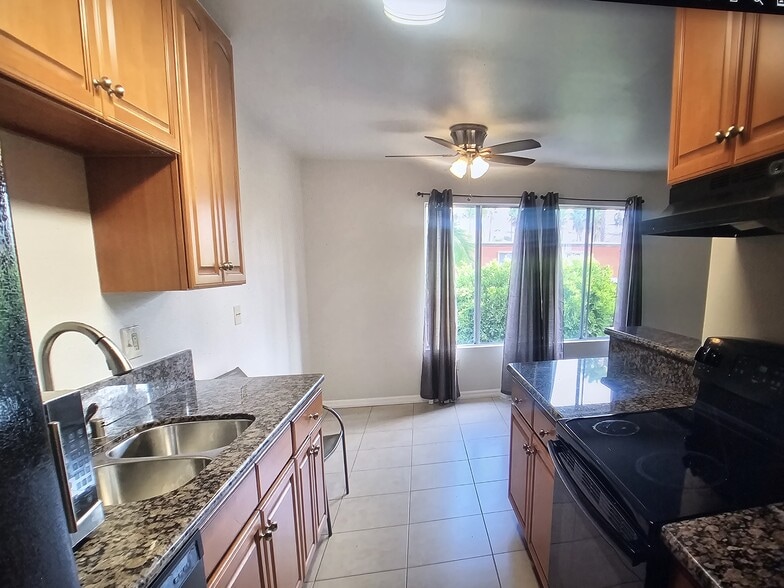 Building Photo - 1641 Pentecost Way