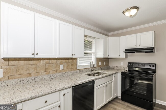 Building Photo - 374 Scott Blvd