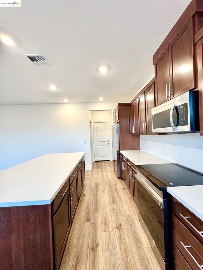 Building Photo - 2850 Talkeetna St