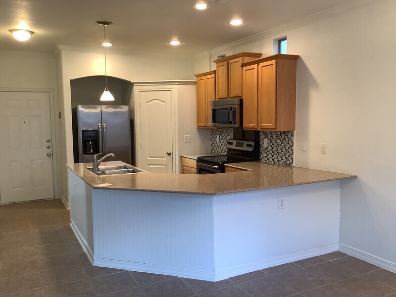 Building Photo - 1223 Cresswell Cove