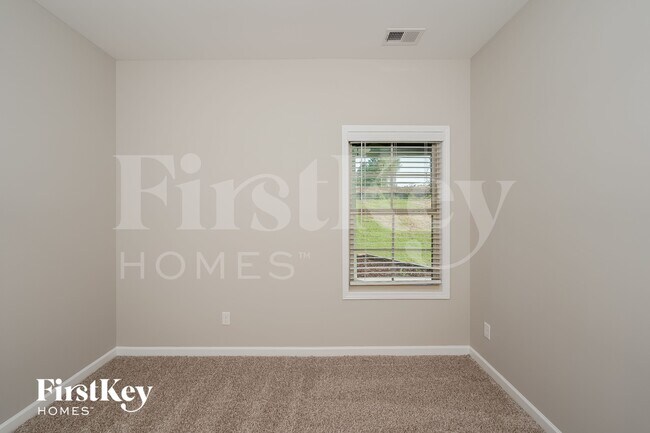 Building Photo - 125 Ridgefield Ln