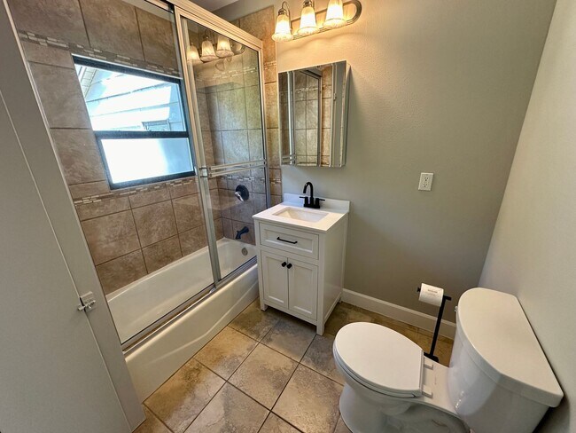 Building Photo - Come Experience the Charm of Cle Elum