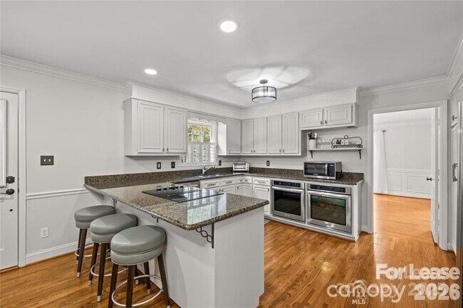 Building Photo - 3900 Braxton Dr