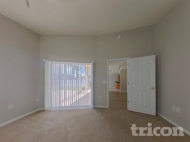 Building Photo - 7956 Floradora Dr