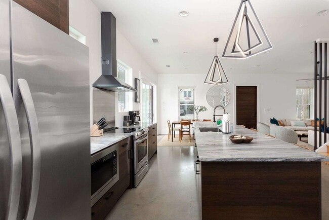 Building Photo - 218 George C Wallace Blvd