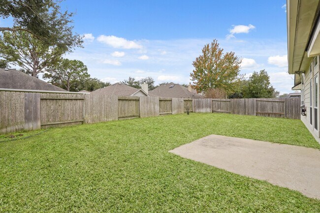 Building Photo - 18303 Heathridge Ln