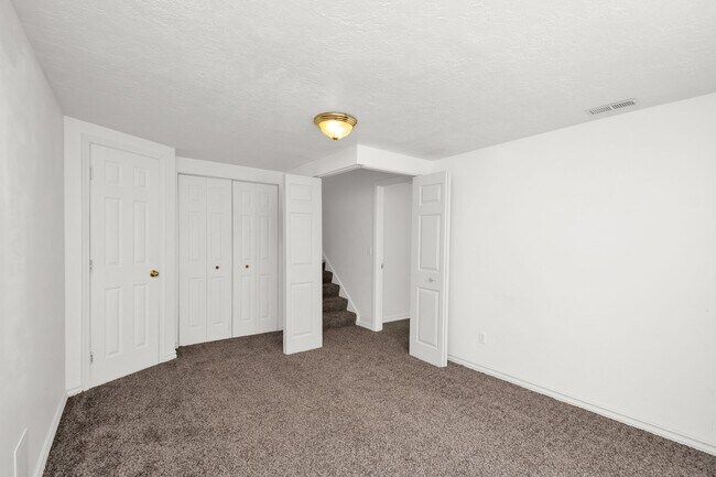 Building Photo - 2070 N 650 W