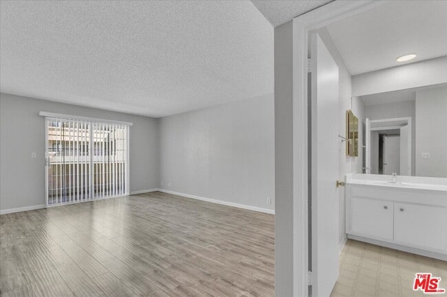 Building Photo - 4647 Willis Ave